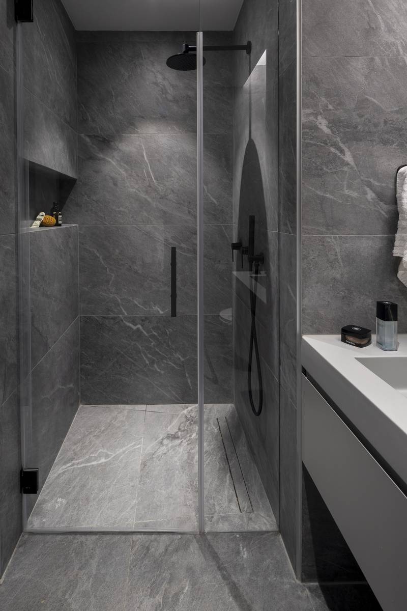 Spa-inspired ensuite bathroom at Aura Penthouse Jerusalem – photo 3