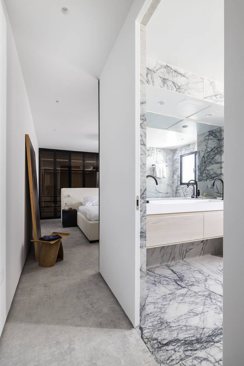 Spa-inspired ensuite bathroom at Aura Penthouse Jerusalem – photo 9