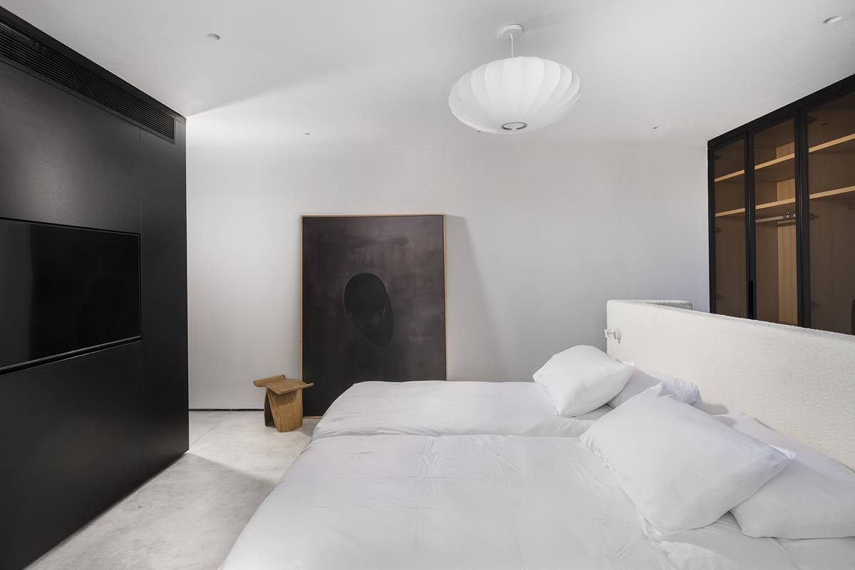 Bedroom suite at Aura Penthouse Jerusalem – photo 10