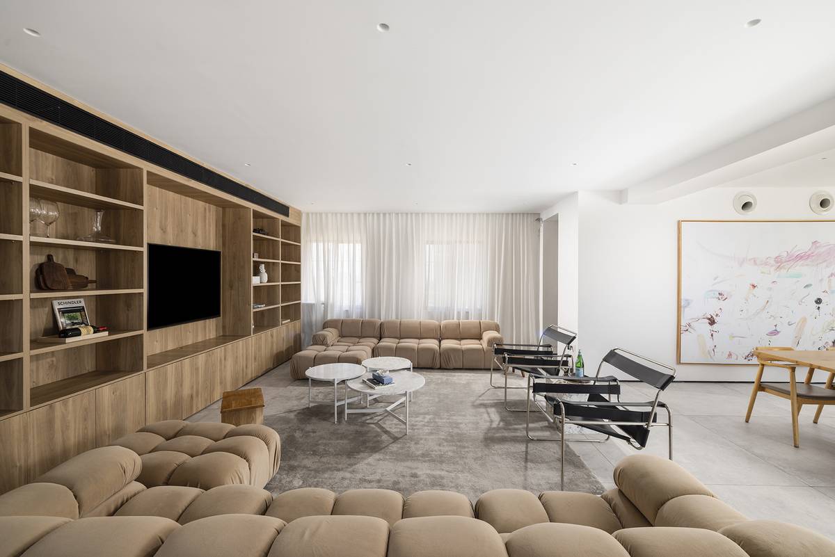 Reception salon and gourmet kitchen at Aura Penthouse Jerusalem – photo 2